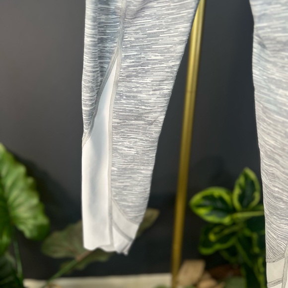 Lululemon - Picture 9 of 9